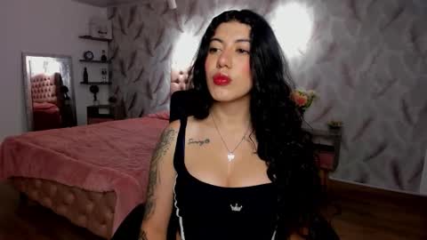 Snapshot of lucy_greys_ chatting on November 29, 1:58 pm Lucy Greys online show from November 29, 1:58 pm