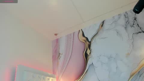 Lucy online show from December 22, 12:02 pm