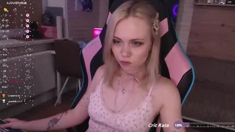 Lucy online show from August 4, 8:33 pm