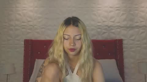 Snapshot of lucy_pink__ chatting on October 11, 4:49 pm PINK online show from October 11, 4:49 pm