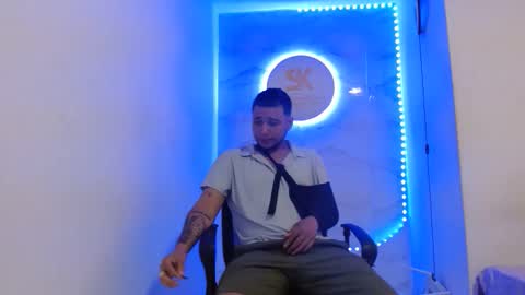 Snapshot of lucy_sluppy_hard chatting on April 26, 3:32 pm lucy_sluppy_hard online show from April 26, 3:32 pm