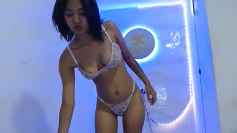 Snapshot of lucy_sluppy_hard chatting on April 28, 3:22 am lucy_sluppy_hard online show from April 28, 3:22 am