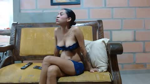 Snapshot of lucy_sluppy_hard chatting on June 2, 1:18 am lucy_sluppy_hard online show from June 2, 1:18 am