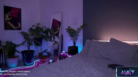 Lucy Alien  online show from November 27, 3:58 pm