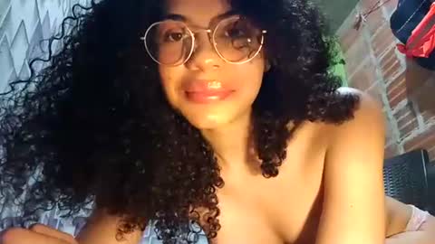 Snapshot of lucybellea chatting on November 28, 3:09 am Lucia online show from November 28, 3:09 am