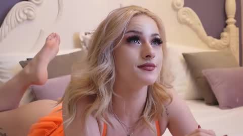 Lucy Lexton online show from February 17, 2:37 pm