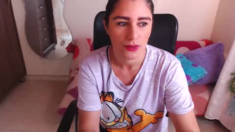 LUCY online show from January 8, 12:15 pm