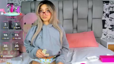 Snapshot of lucyrosse_ chatting on February 24, 5:20 pm Lucy online show from February 24, 5:20 pm
