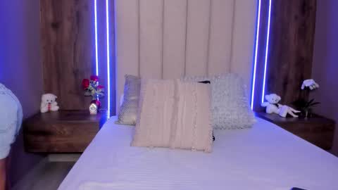 Lucy online show from March 8, 5:22 am