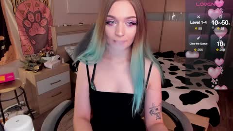 Lucy online show from January 19, 11:53 pm