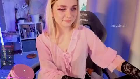 Lucy online show from November 29, 8:39 am