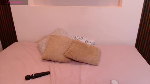 Snapshot of lucystar3 chatting on September 26, 12:31 pm lucystar3 online show from September 26, 12:31 pm