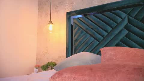 Lucy online show from September 25, 5:22 am