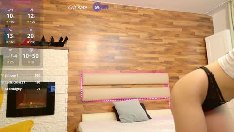 LucyWillow online show from December 6, 9:43 am