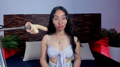 Lucy Liiu online show from April 14, 10:05 pm