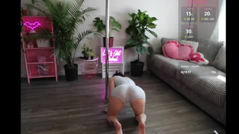 Lucy online show from April 7, 10:53 pm