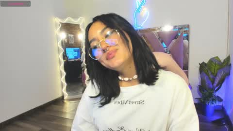 Snapshot of ludo_kitty_tay chatting on February 17, 3:15 am ludo_kitty_tay online show from February 17, 3:15 am