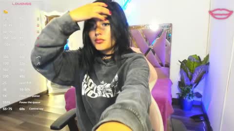 Snapshot of ludo_kitty_tay chatting on February 18, 2:27 am ludo_kitty_tay online show from February 18, 2:27 am