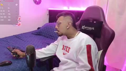 Snapshot of lufehott chatting on December 30, 4:20 am lufehott online show from December 30, 4:20 am