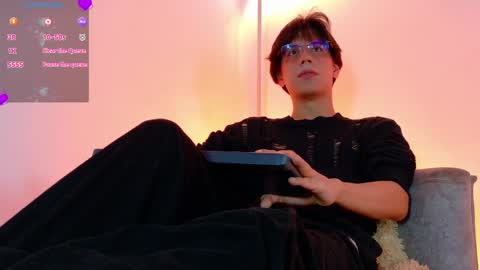 Lui online show from March 29, 3:17 am