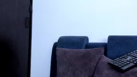 luielli online show from April 14, 5:19 pm