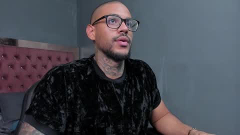 Luigi Vitale online show from January 12, 2:03 am