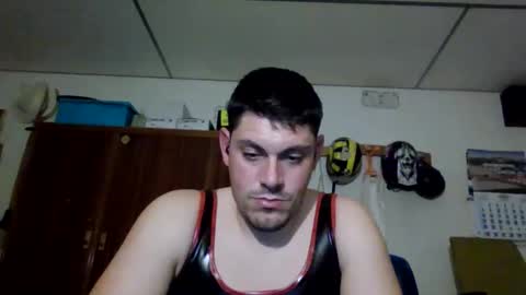 Snapshot of luis2423 chatting on November 18, 11:48 pm A slave to the mistress.. un esclavo para las amas dominantes. online show from November 18, 11:48 pm