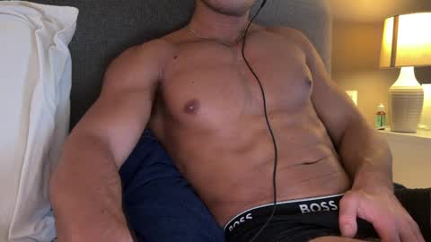 luis763413 online show from April 29, 3:38 pm