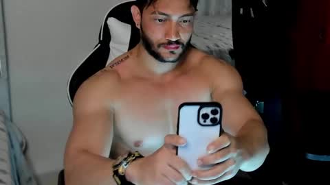 luis_baptista online show from December 2, 4:53 am