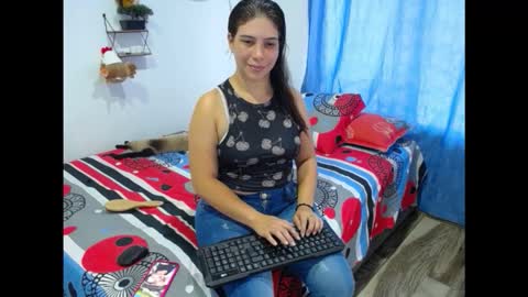 Snapshot of luisaangel19 chatting on October 11, 8:29 pm luisaangel19 online show from October 11, 8:29 pm