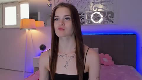 LuisaClover online show from March 30, 11:55 am