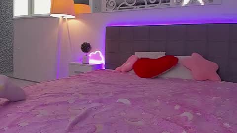 LuisaClover online show from April 15, 6:20 am