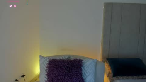 Snapshot of luisah_ chatting on May 24, 8:58 pm L U I S A online show from May 24, 8:58 pm