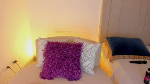 Snapshot of luisah_ chatting on May 29, 8:29 pm L U I S A online show from May 29, 8:29 pm