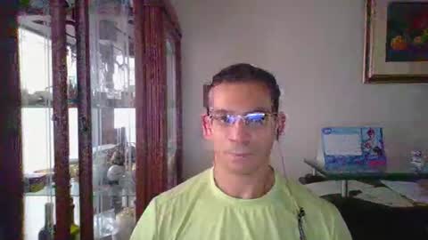 Snapshot of luiselamante chatting on March 3, 9:21 pm Luis online show from March 3, 9:21 pm