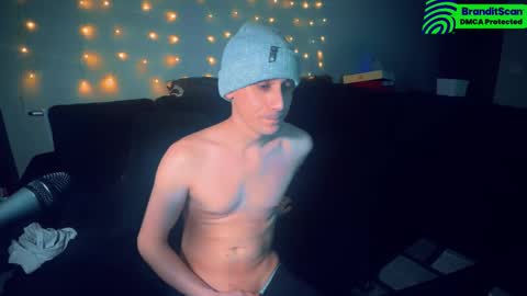 Snapshot of lukatripp chatting on December 13, 5:27 am lukatripp online show from December 13, 5:27 am