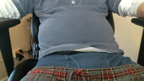 Snapshot of luke7711 chatting on December 18, 2:06 pm luke7711 online show from December 18, 2:06 pm