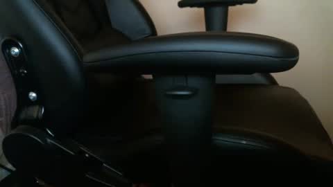 Snapshot of luke7711 chatting on December 31, 12:54 am luke7711 online show from December 31, 12:54 am