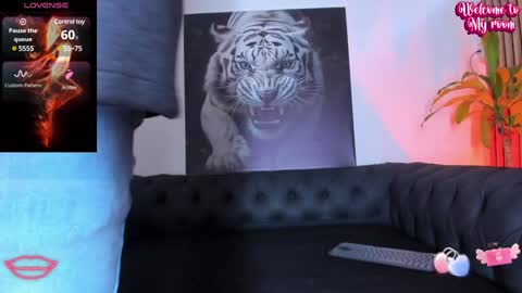 Snapshot of luke__09 chatting on January 13, 12:13 pm LUKE online show from January 13, 12:13 pm