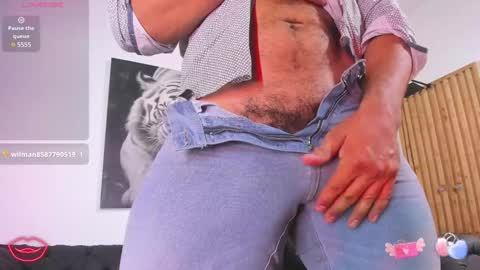 Snapshot of luke__09 chatting on January 23, 4:30 am LUKE online show from January 23, 4:30 am