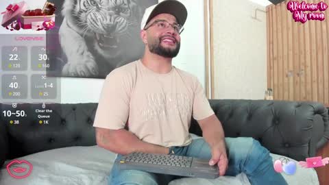 Snapshot of luke__09 chatting on February 5, 12:06 pm LUKE online show from February 5, 12:06 pm