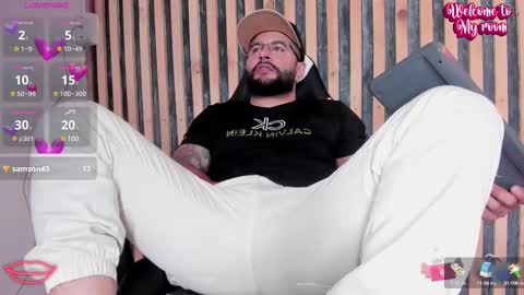 Snapshot of luke__09 chatting on February 11, 3:51 pm LUKE online show from February 11, 3:51 pm