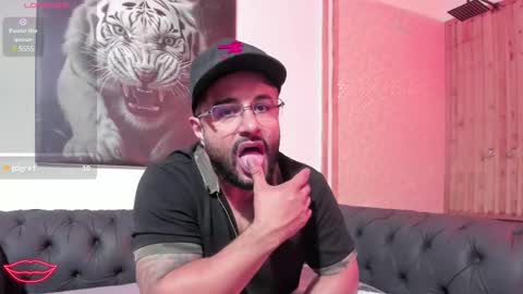 Snapshot of luke__09 chatting on February 14, 12:03 pm LUKE online show from February 14, 12:03 pm