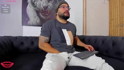 Snapshot of luke__09 chatting on February 23, 12:37 pm LUKE online show from February 23, 12:37 pm