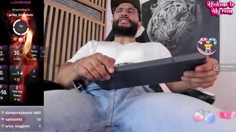 Snapshot of luke__09 chatting on March 8, 3:35 pm LUKE online show from March 8, 3:35 pm