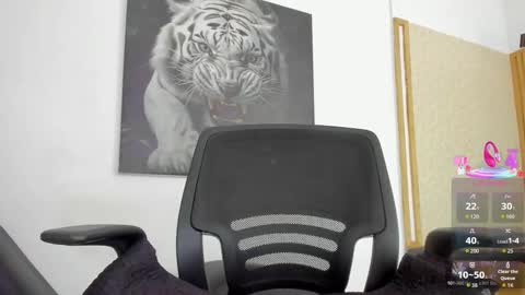 Snapshot of luke__09 chatting on September 24, 11:24 am LUKE online show from September 24, 11:24 am