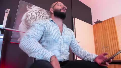 Snapshot of luke__09 chatting on November 3, 11:33 am LUKE online show from November 3, 11:33 am