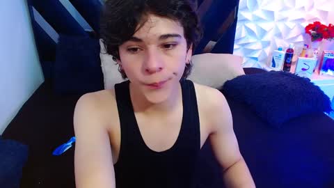 Snapshot of luke_howland chatting on December 12, 1:28 pm Luke online show from December 12, 1:28 pm