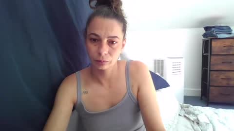 Snapshot of lukeandliz25 chatting on June 15, 6:32 pm DarkSideDuo69 online show from June 15, 6:32 pm