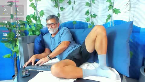 Snapshot of lukecrews chatting on February 18, 7:19 pm Luke Crews online show from February 18, 7:19 pm